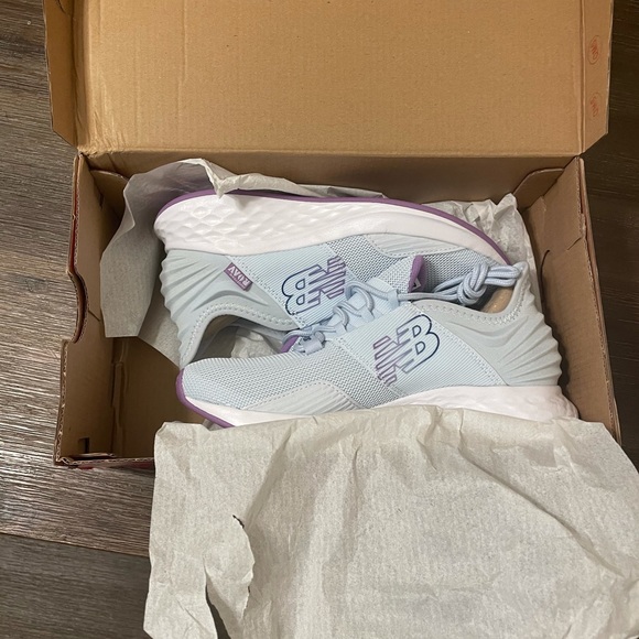 New Balance sneakers - Picture 1 of 6